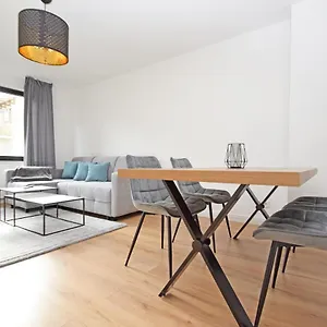  Apartment Lichtdurchflutete